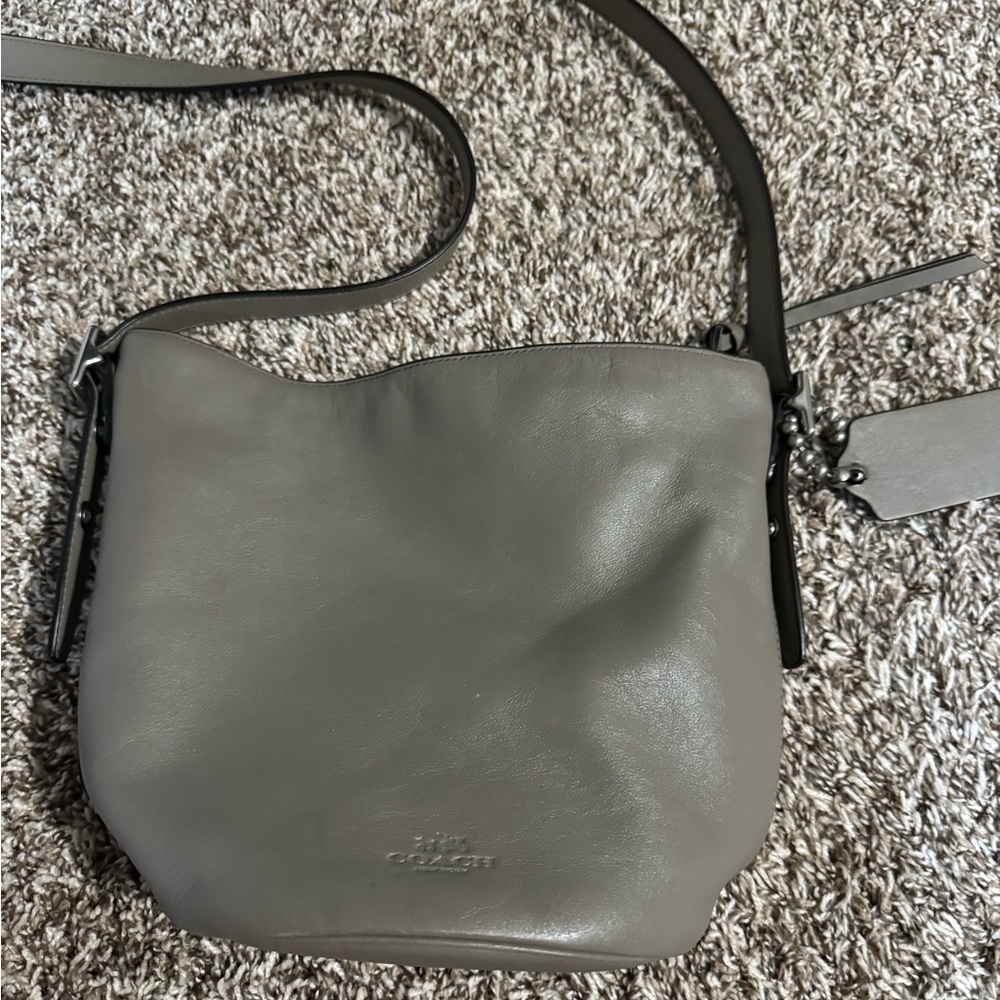 Coach bucket purse, gray, like new!